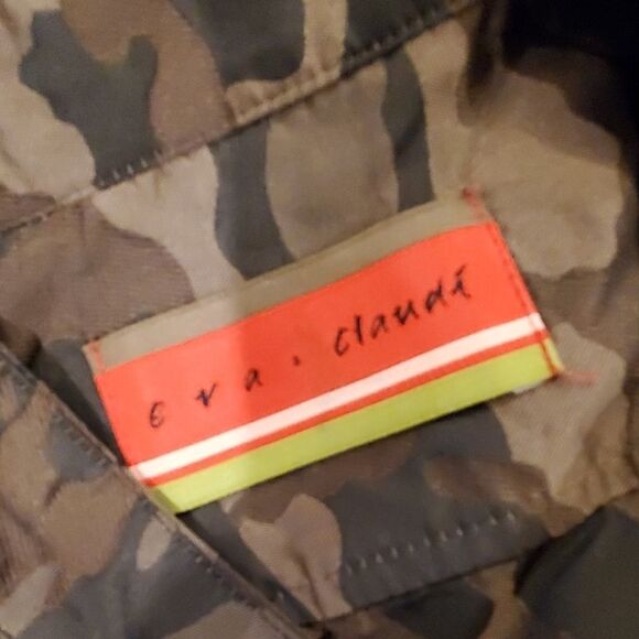 Chic Eva&Claudi button down camouflage dress - Picture 4 of 8